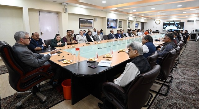 CM Omar Abdullah urges early implementation of budget proposals
