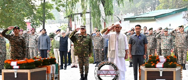 JK LG Sinha pays tribute to two soldiers who lost life in Kokernag operation