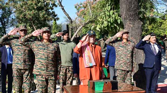 LG pays homage to the martyrs, soldiers and officers