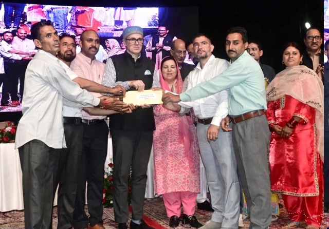 CM Omar Abdullah hands over regularisation orders to 863 CPWs