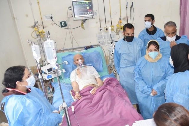 Health Minister Sakina Itoo visits ailing father of MP Er. Rashid at SMHS Hospital