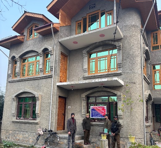 J&K Police attaches property of drug peddler worth ₹1 Crore in Srinagar